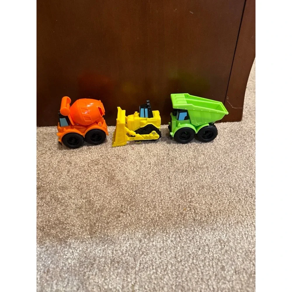 Play- doh wheels 3 trucks
